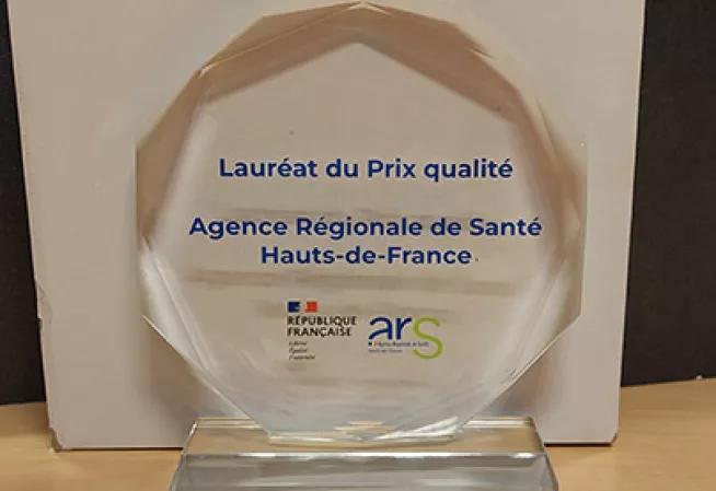 Trophée remis aux lauréats du prix qualité par ARS Hauts-de-France