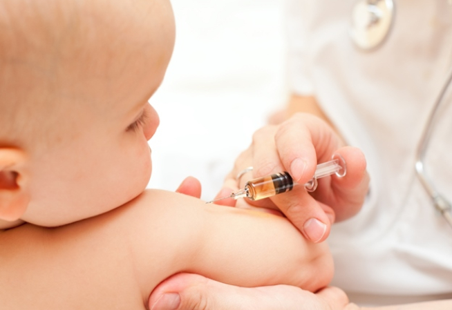 Bébé vacciné